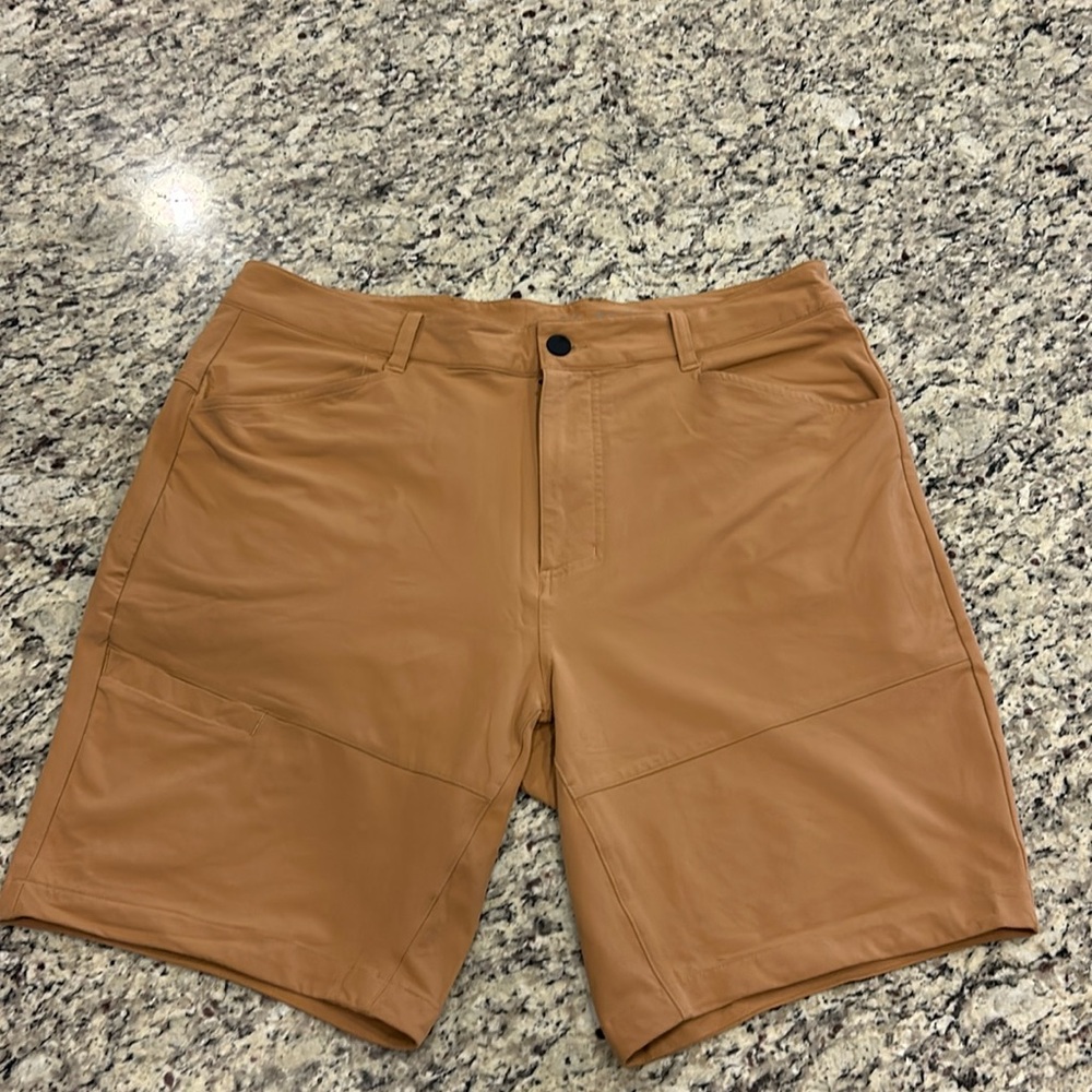 01. ALGO Performances Shirts | Men’s Size 36 | Tan